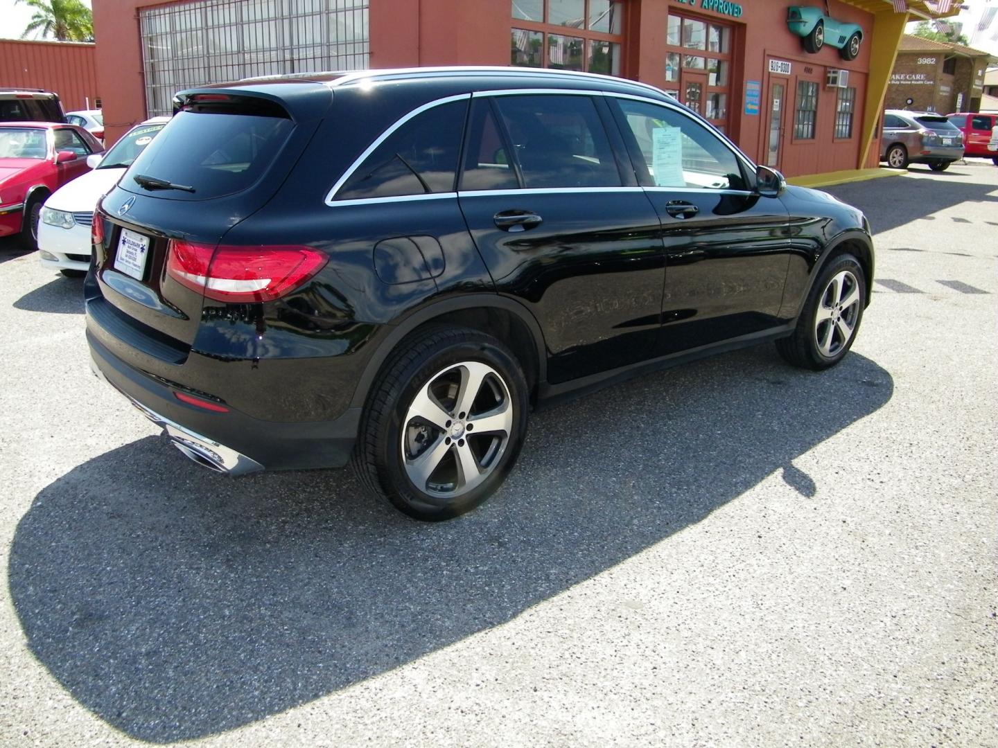 2017 Black /Black Mercedes-Benz GLC-Class GLC300 (WDC0G4JB5HF) with an 2.0L L4 DOHC 16V TURBO engine, 9A transmission, located at 4000 Bee Ridge Road, Sarasota, FL, 34233, (941) 926-0300, 27.298664, -82.489151 - Photo#5